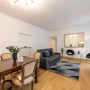 Royal - Centro Cadorna Daire